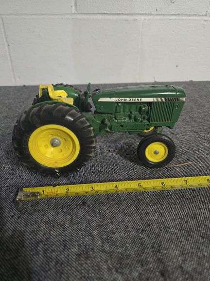 JOHN DEERE TRACTOR