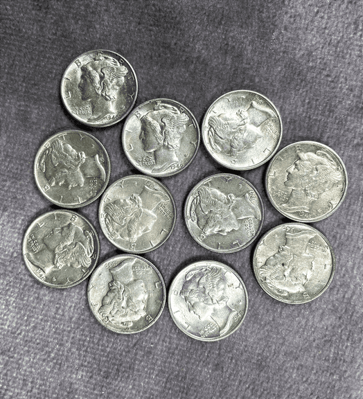 (11) Mercury Dimes 1939-43 All with luster Another very nice lot!