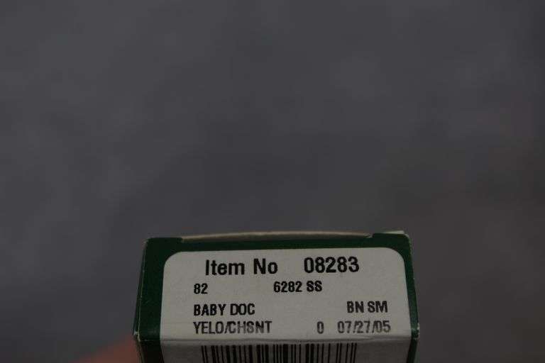 2005 CASE BABY DOCTOR YELLOW/CHESTNUT LEAF ETCH 6282