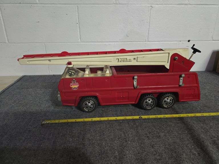 TONKA TOY FIRE TRUCK