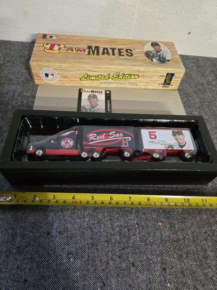NOMAR GARCIAPARA DIE CAST TRUCK NIB