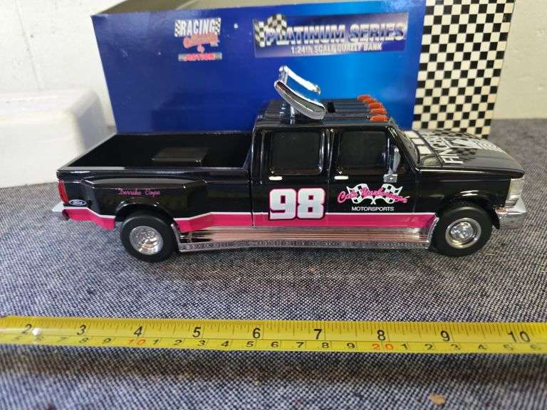 NASCAR DERIKE COPE 1:24 SCALE DIE CAST TRUCK NIB