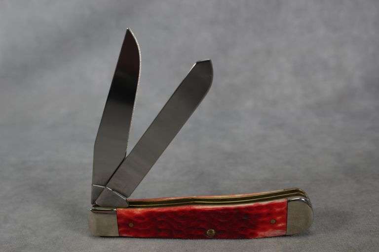 2002 CASE TRAPPER RED BONE INDIAN HEAD PENNY 6254