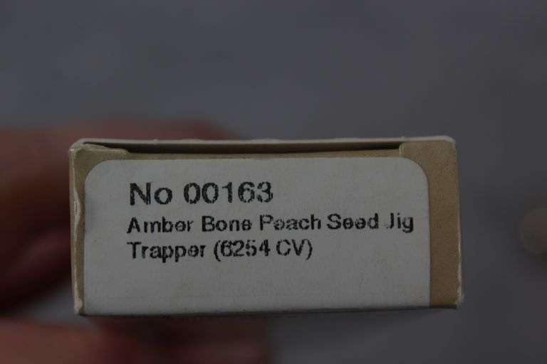 2020 CASE TRAPPER AMBER BONE PEACH SEED JIG HALLOWEEN SCRIMSHAW 6254
