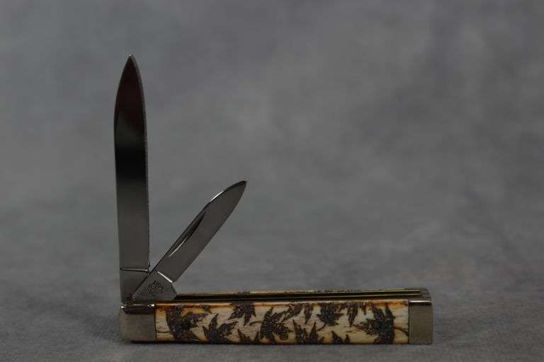 2005 CASE BABY DOCTOR YELLOW/CHESTNUT LEAF ETCH 6282