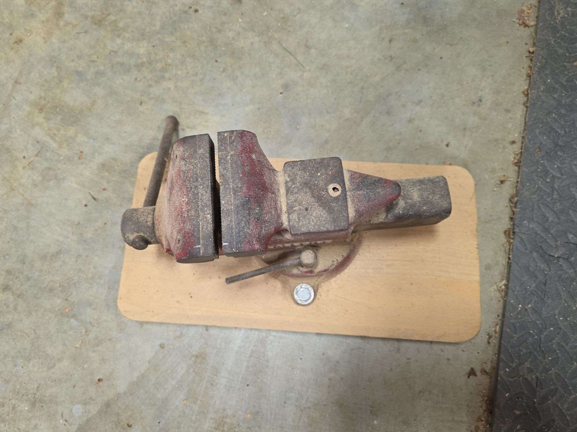 Lakeside Vise