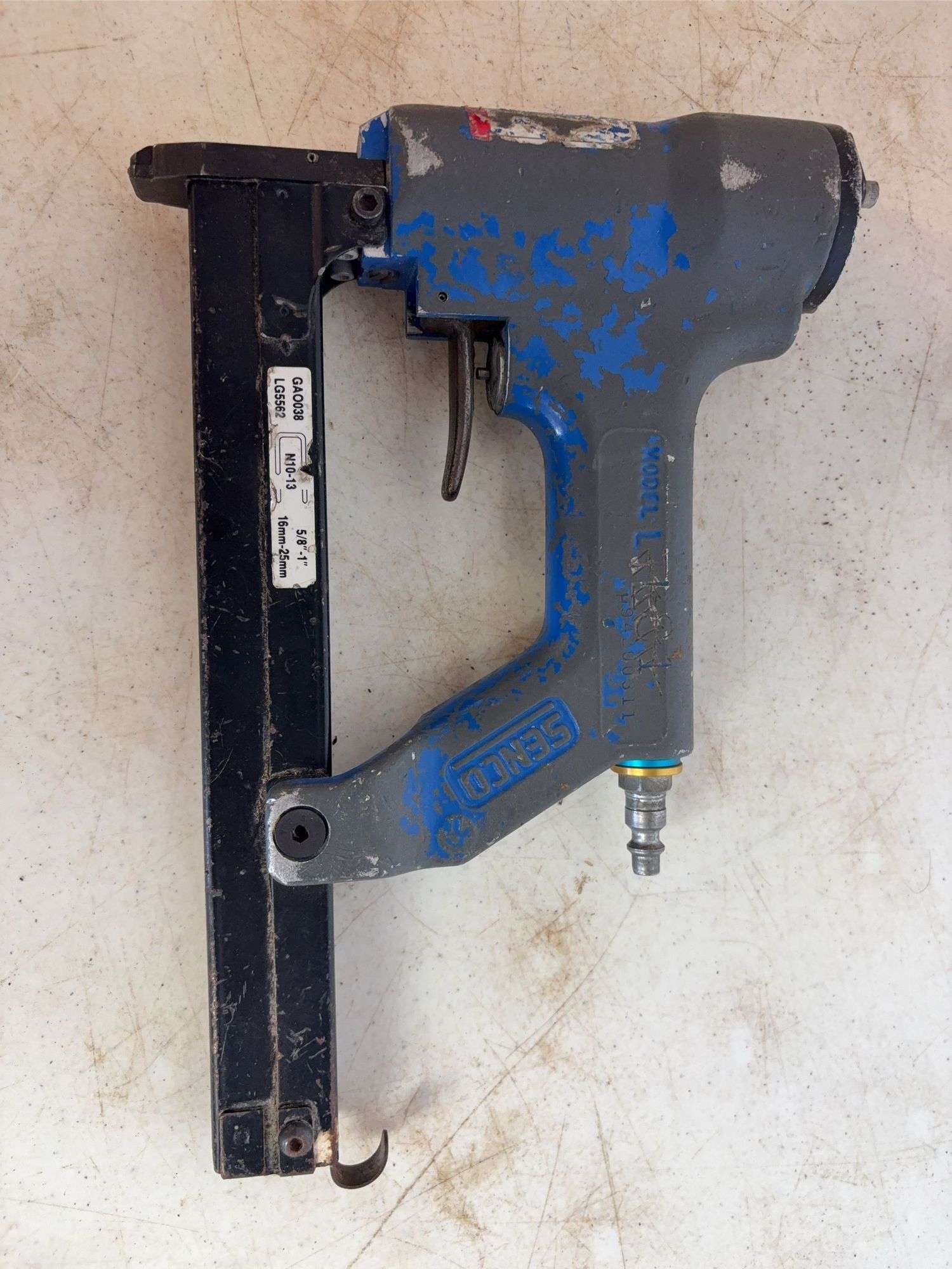 Senco staple gun and staples