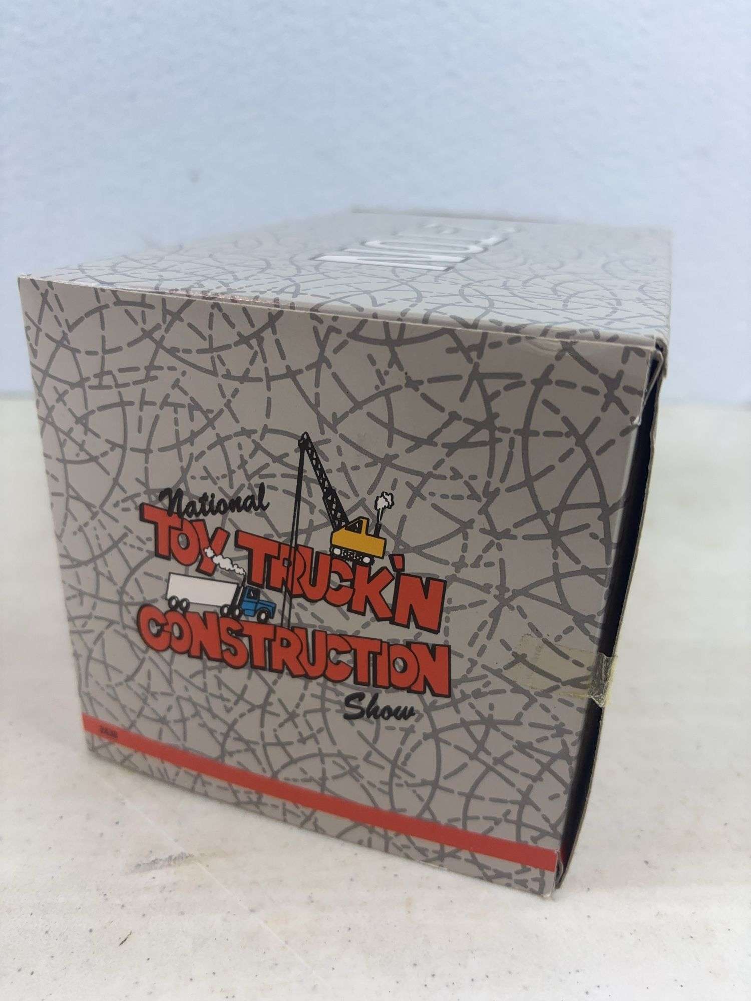 Caterpillar 1926 2-Ton Tractor 1/16 Scale