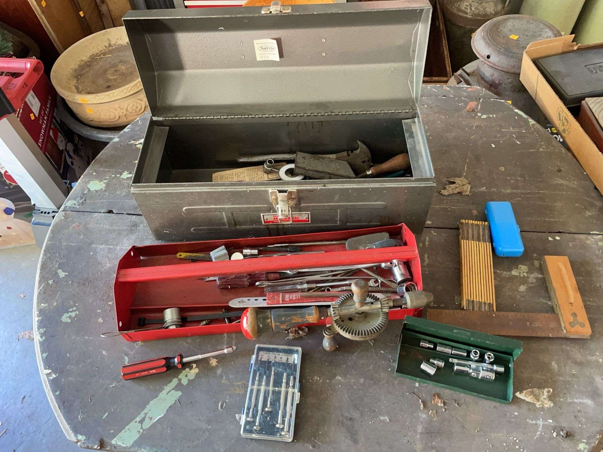 Master mechanic toolbox w/ tools