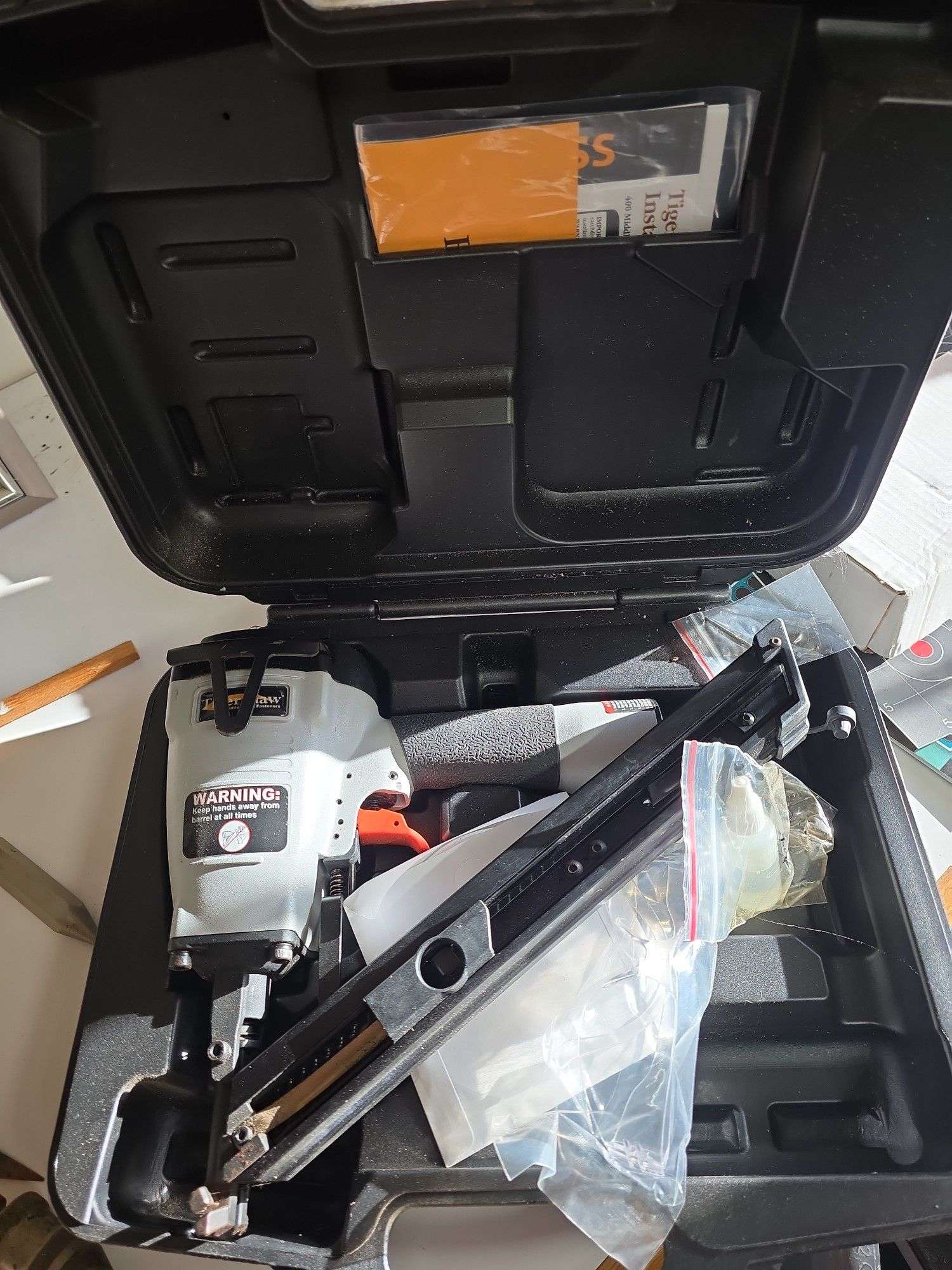 Tiger claw hidden deck fasteners installation gun