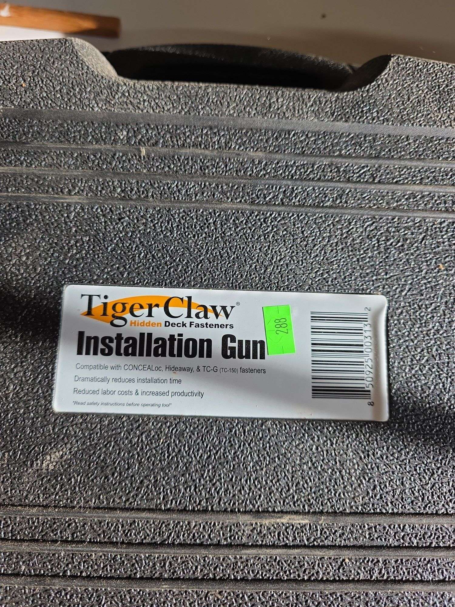 Tiger claw hidden deck fasteners installation gun