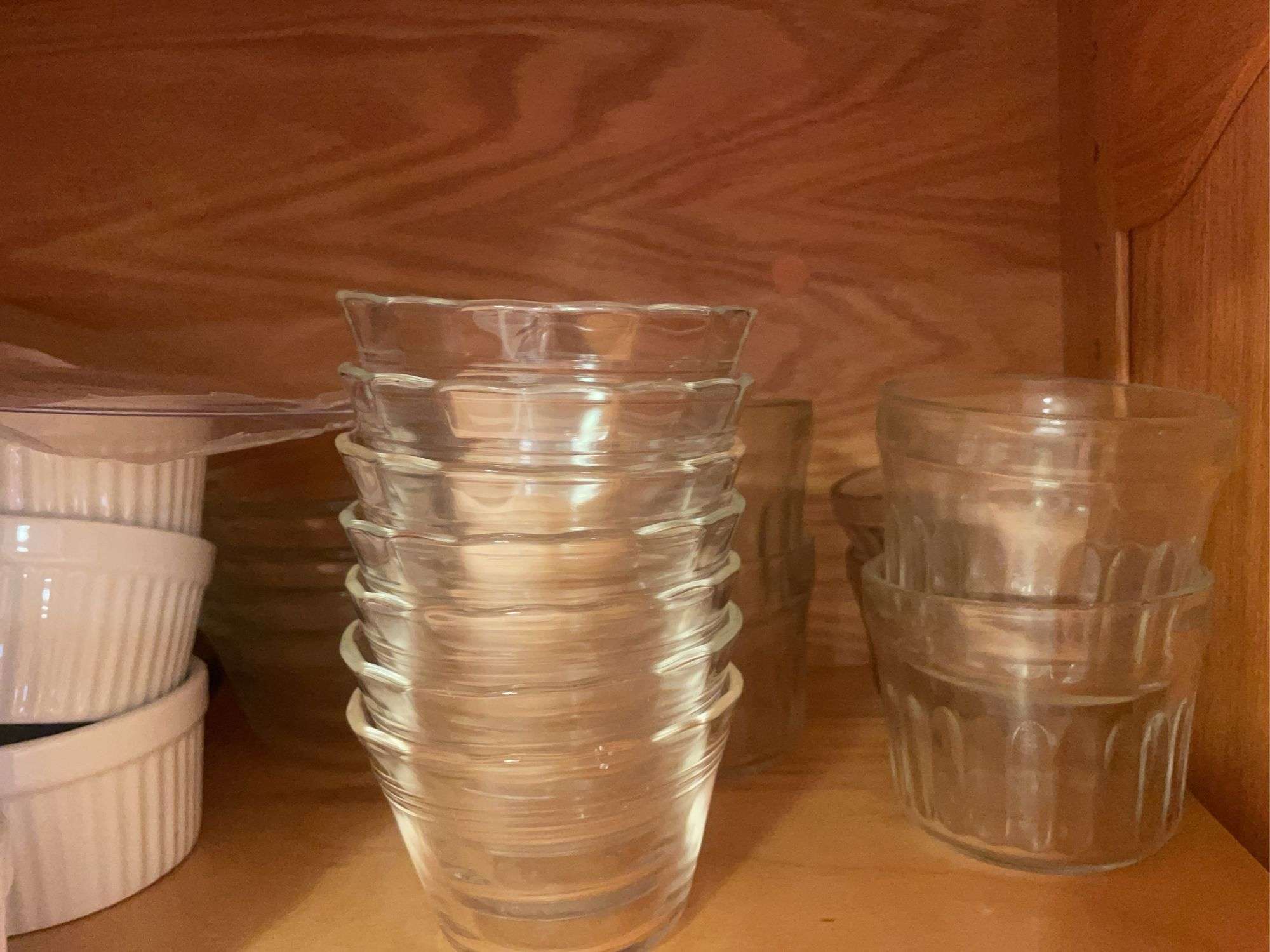 Contents of shelf including ramekins, vases & small Pyrex dishes