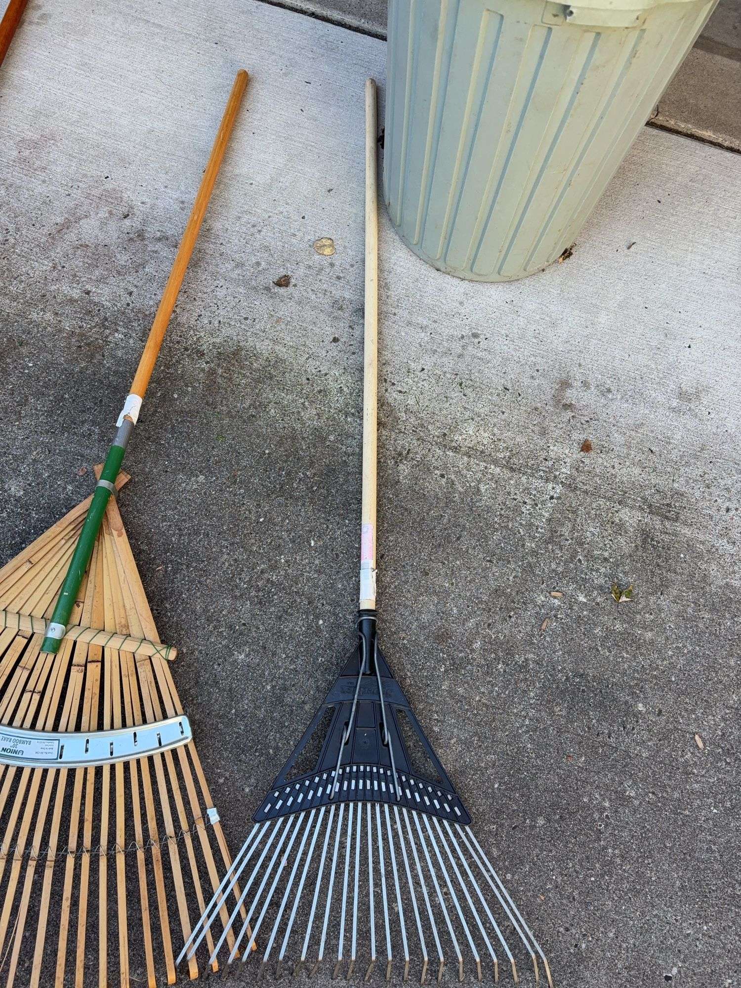 (2) rakes, broom & snow shovel