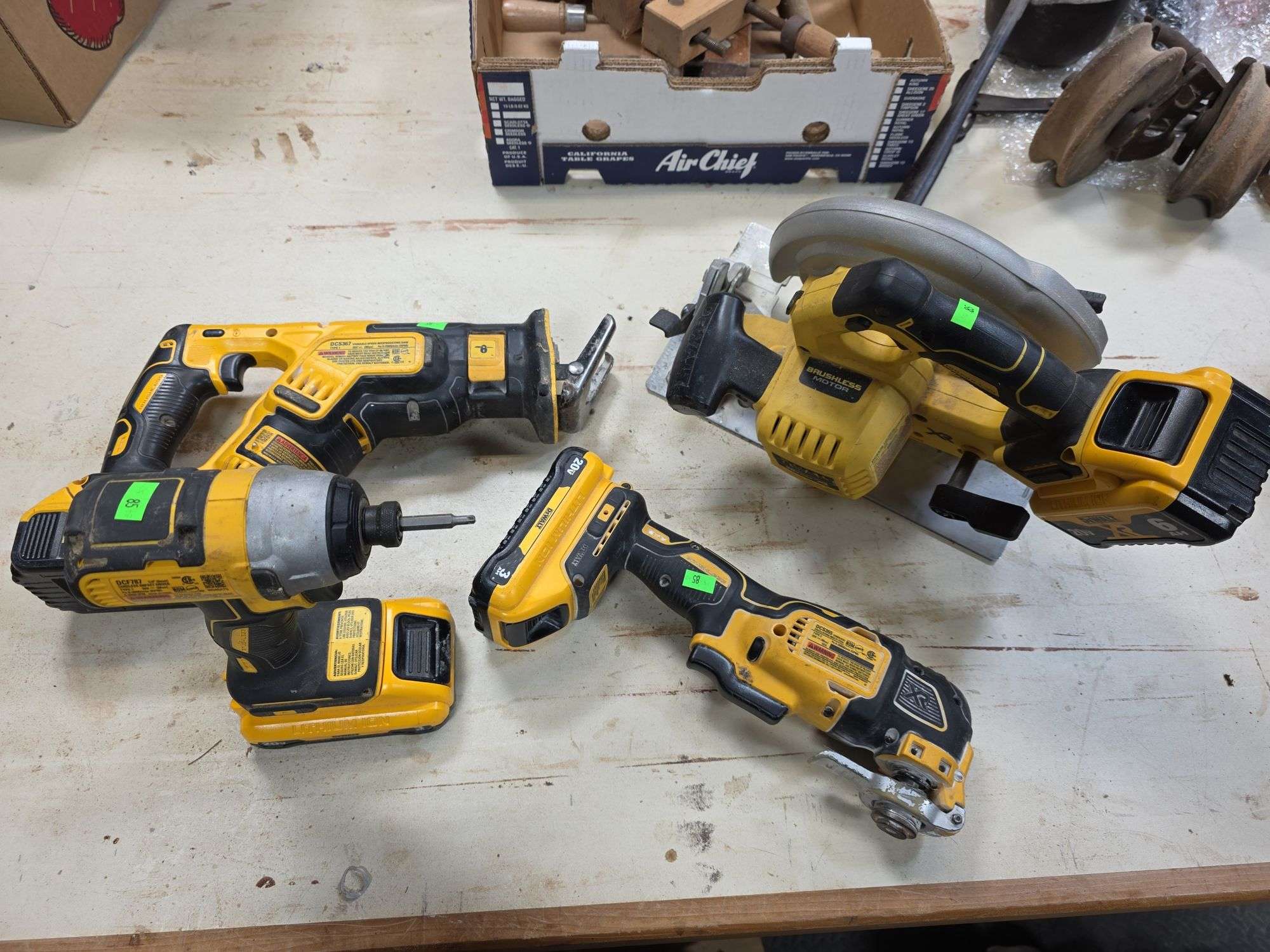 Dewalt Tool Set 20vmax Lithium Batteries