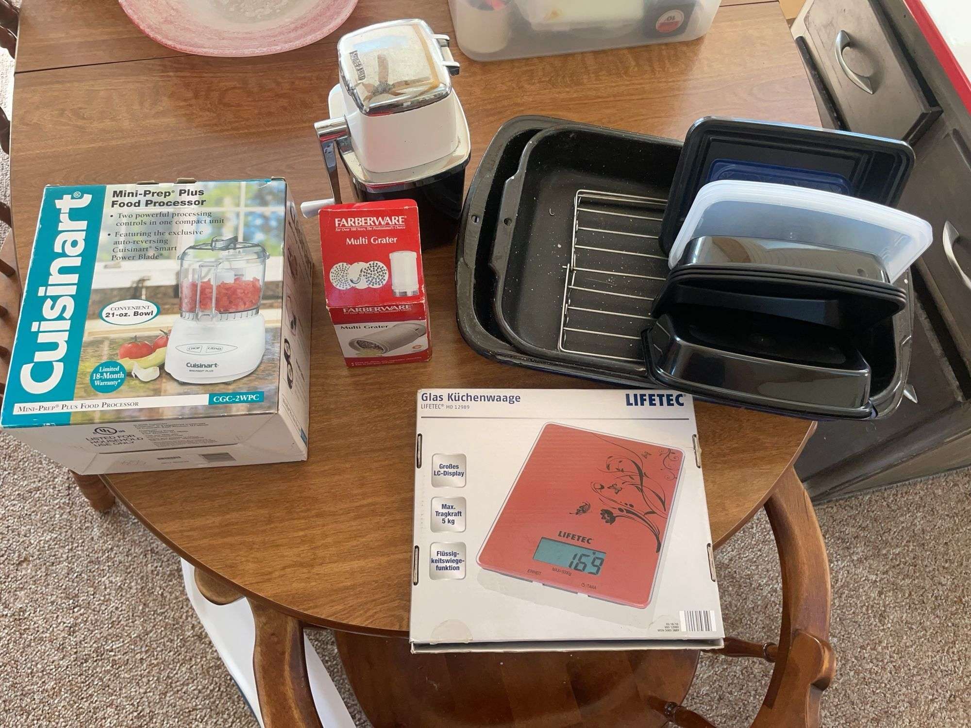 Cuisinart food processor, food scale, grater, trays & food storage container