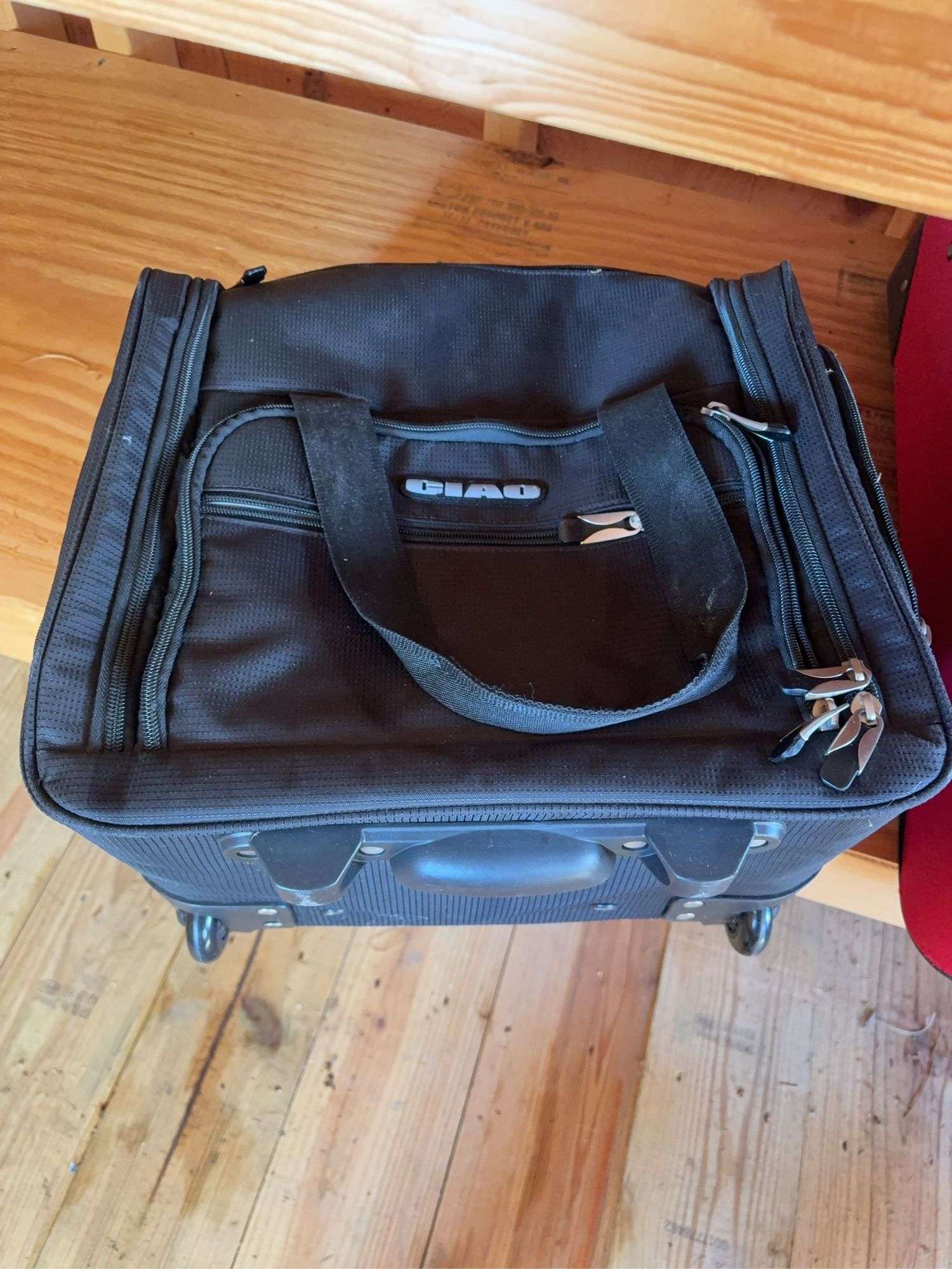 (3) suitcases - (2) leisure & Giao