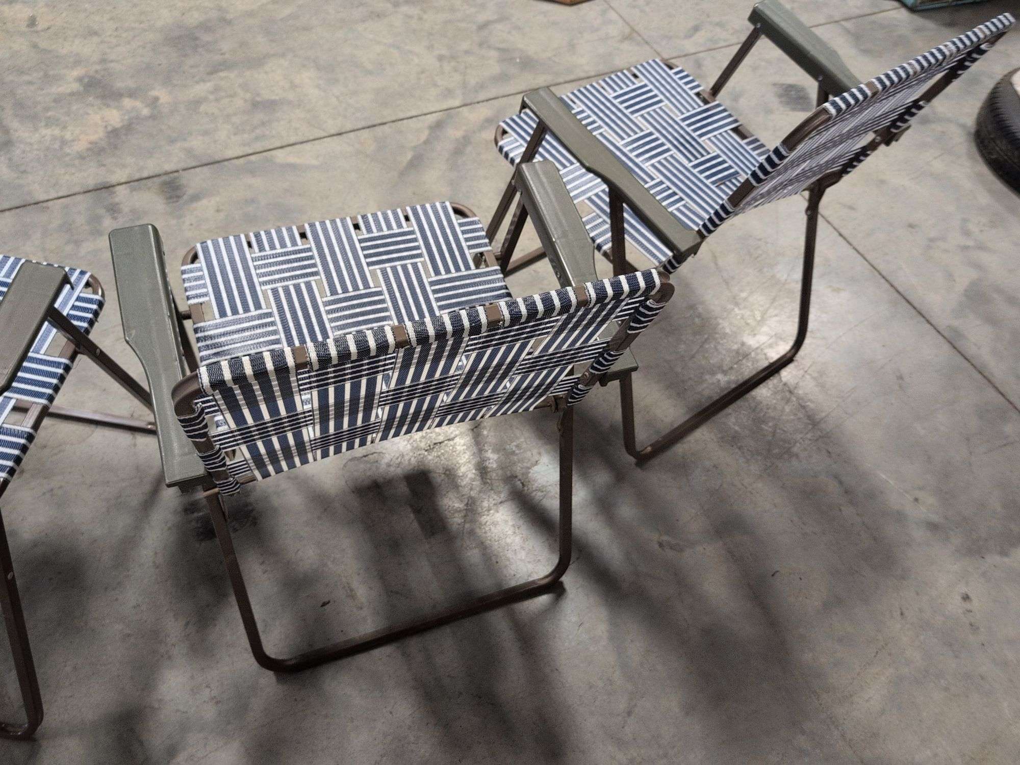 (4) matching outdoor folding chairs
