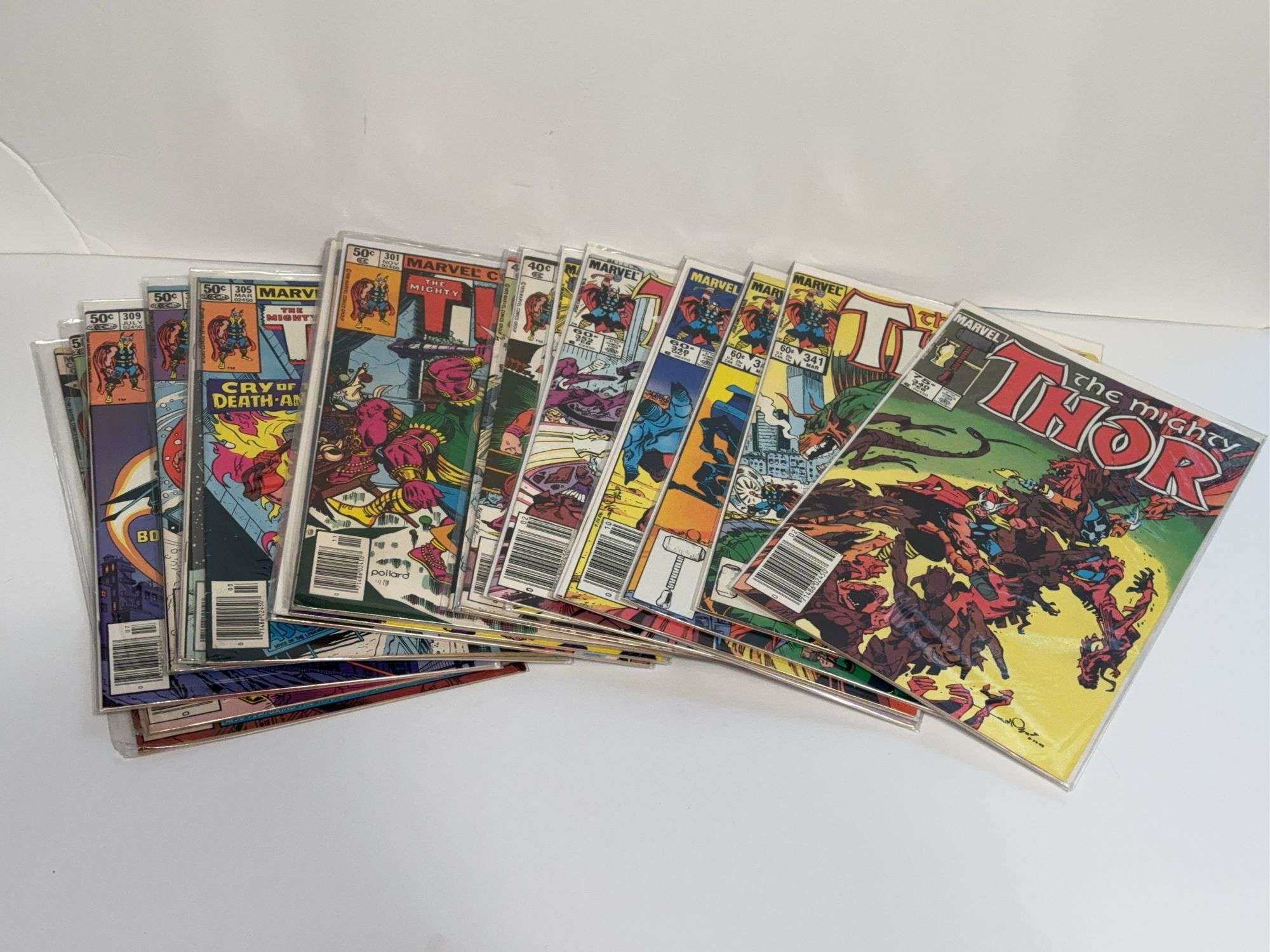 (18) The Mighty Thor Comics
