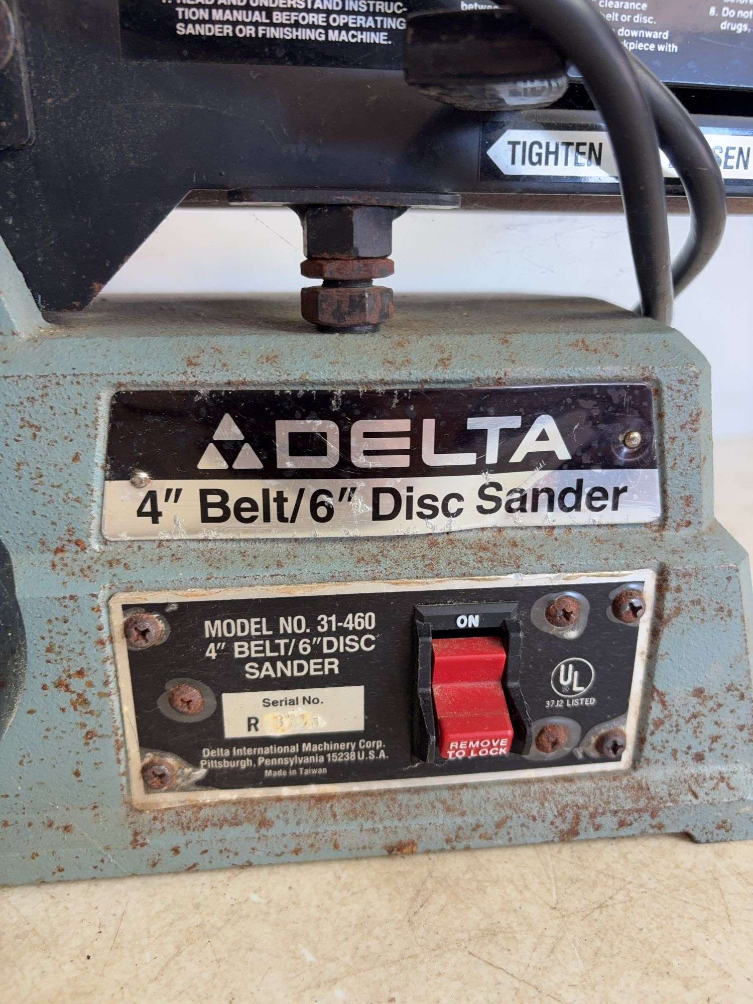 Delta 4" belt/6" disc sander with extra sanding belt