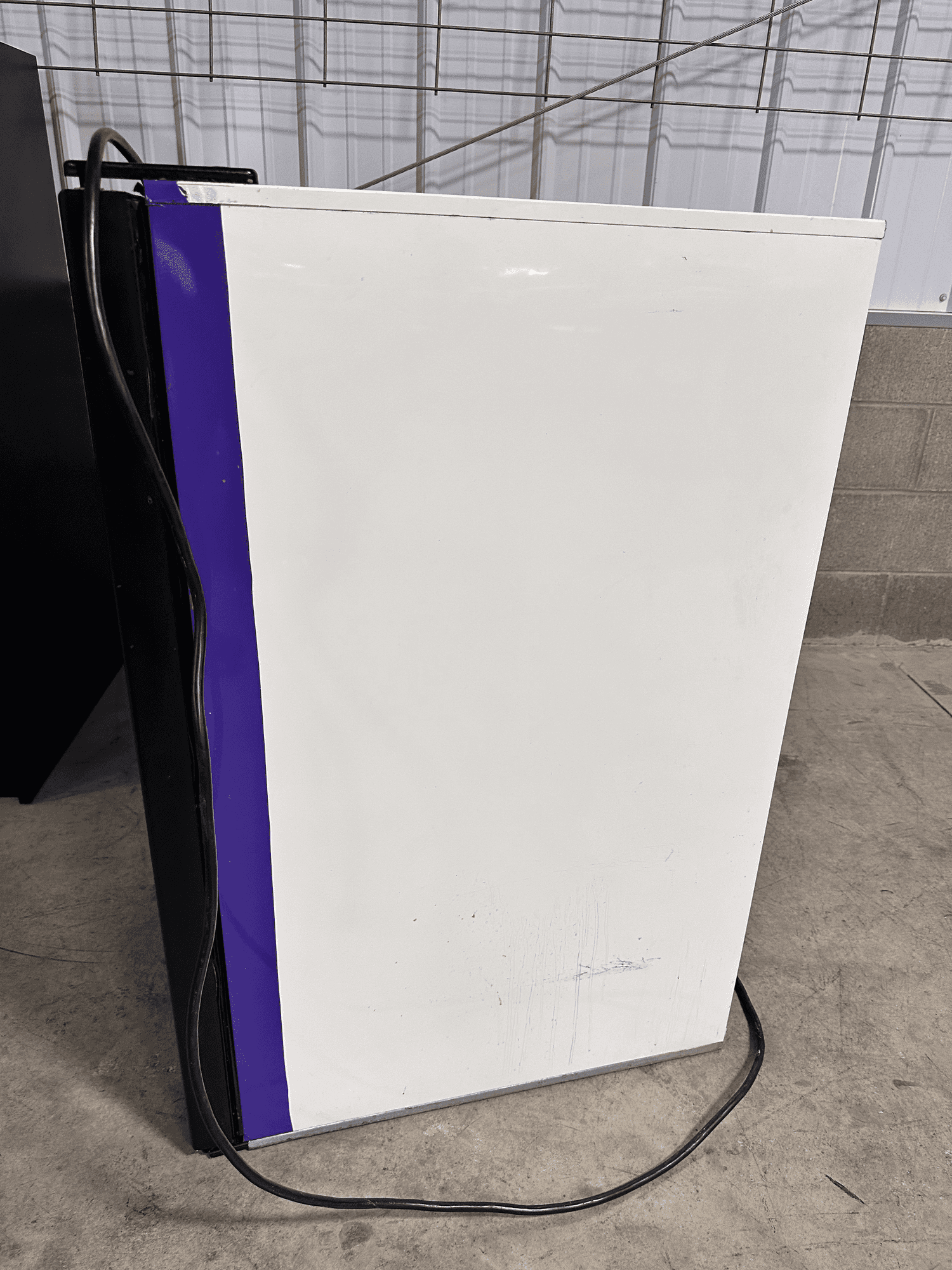 Black Countertop Display Refrigerator with Swing Door - 7 Cu. Ft. Works