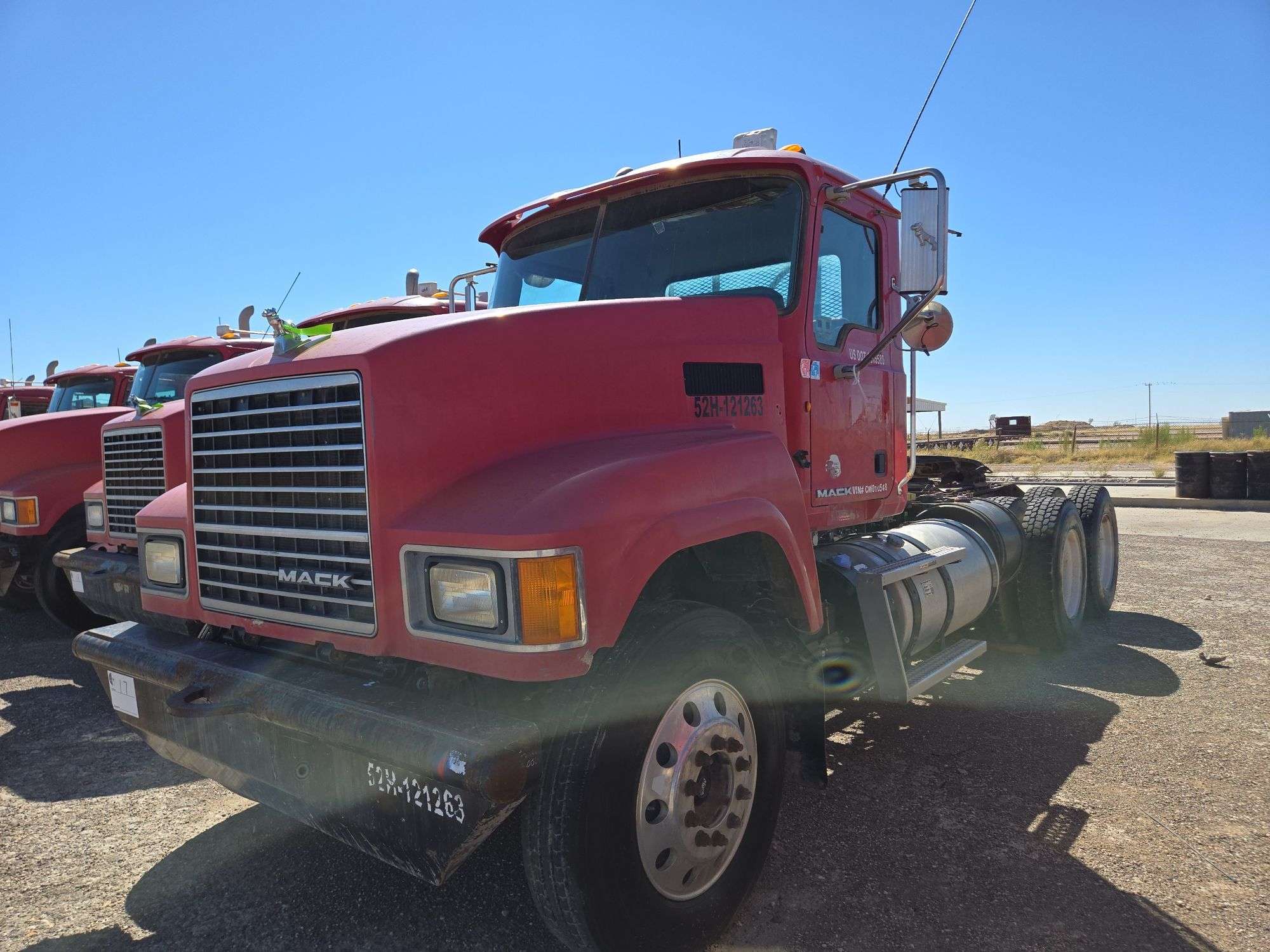 2012 Mack CHU613 Showing 25,006 mi, 12,910 hrs- runs