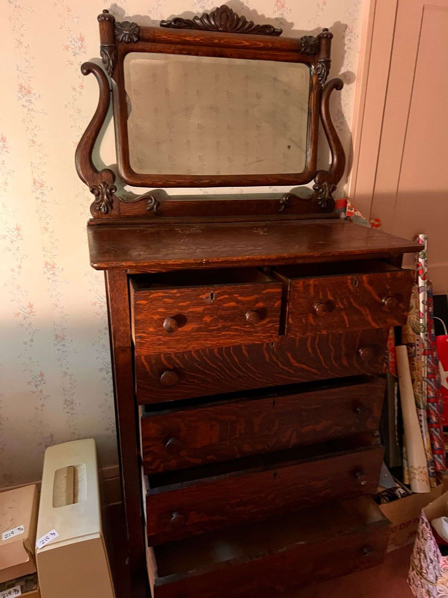 Antique dresser with mirror - Kaufman Realty & Auctions Antique dresser with mirror - Kaufman Realty & Auctions