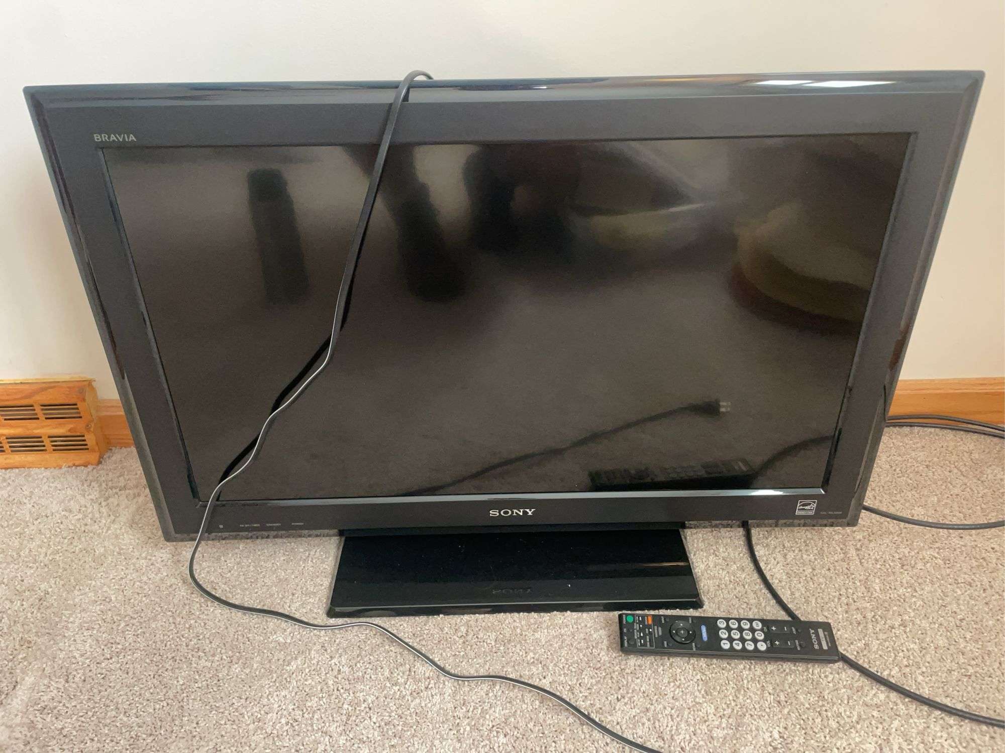32" Sony TV with remote
