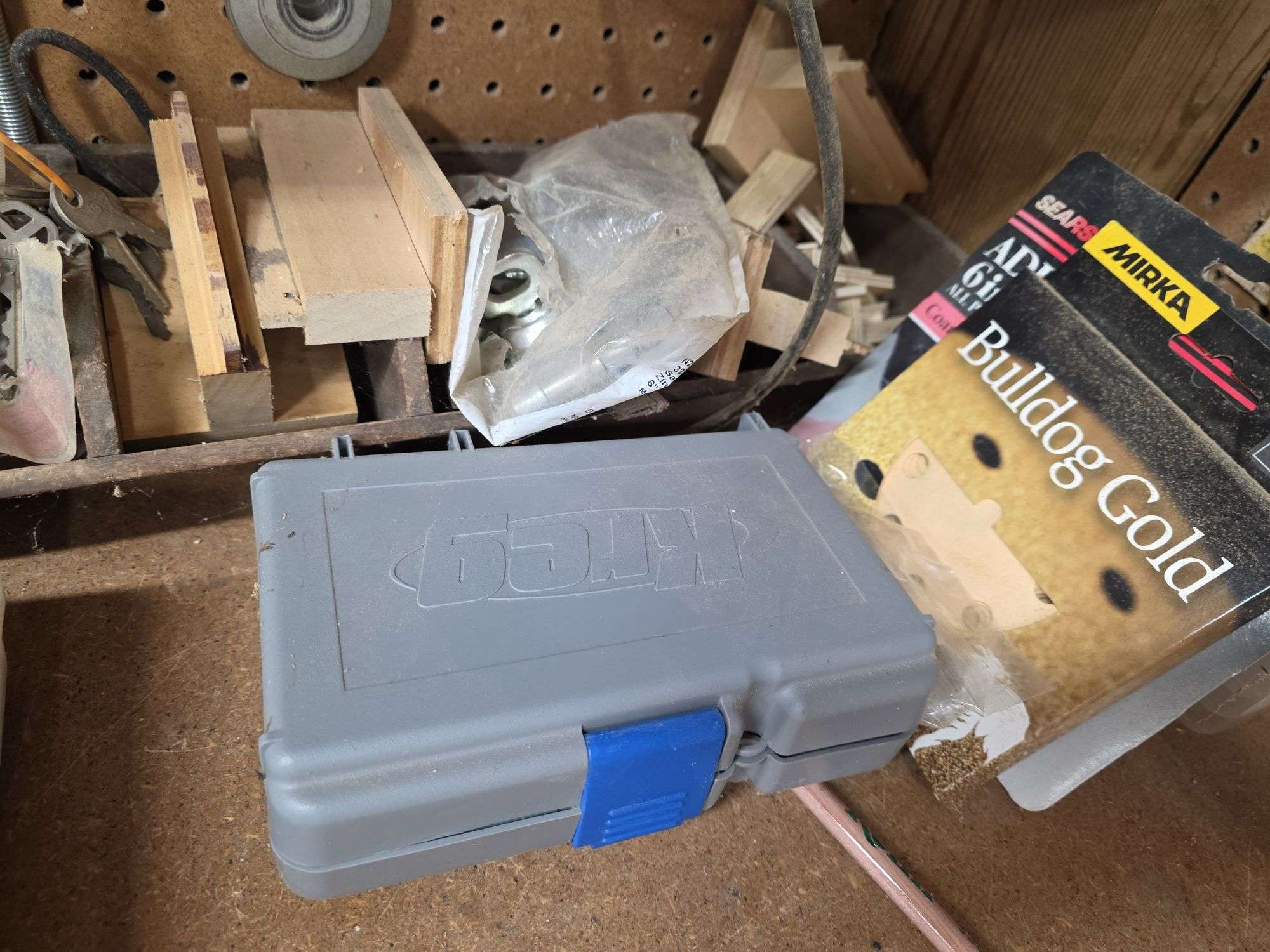 Sandpaper, Edging & Kreg Jig