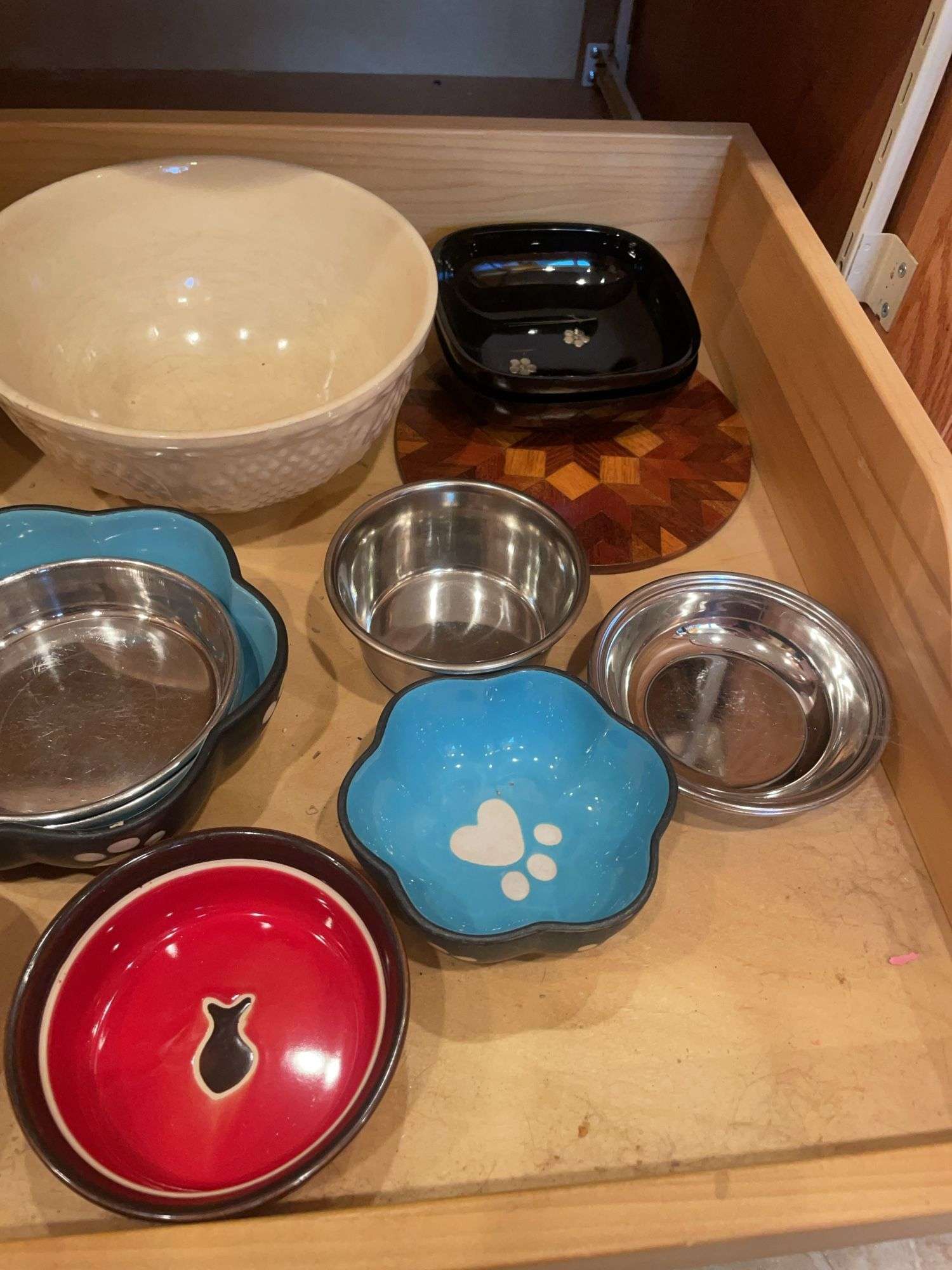 (2) ceramic bowls & cat dishes