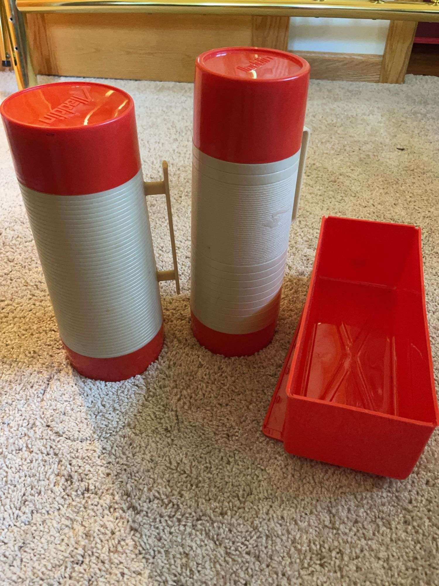 (2) Aladdin thermoses