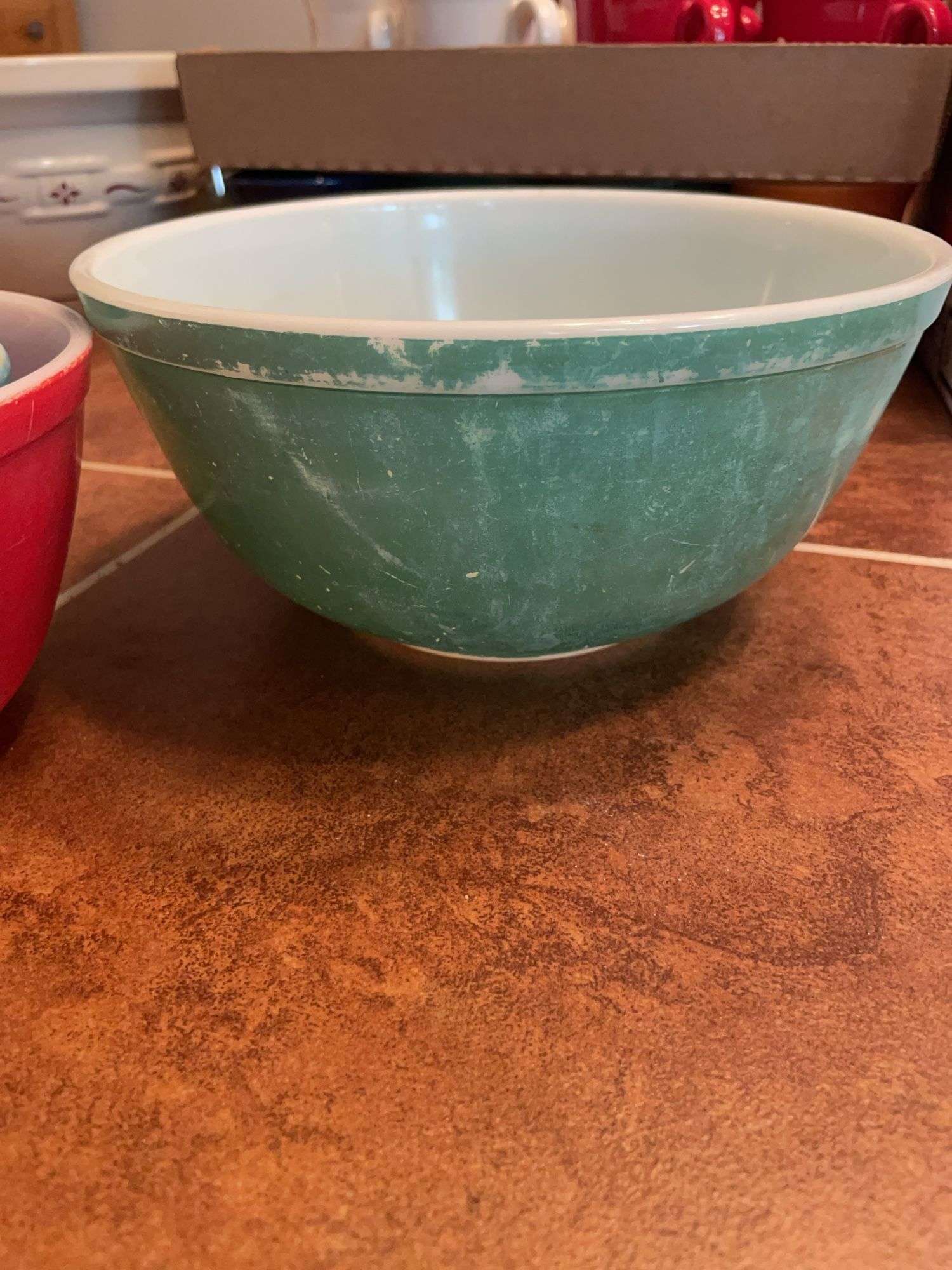 (4) Pyrex mixing bowls