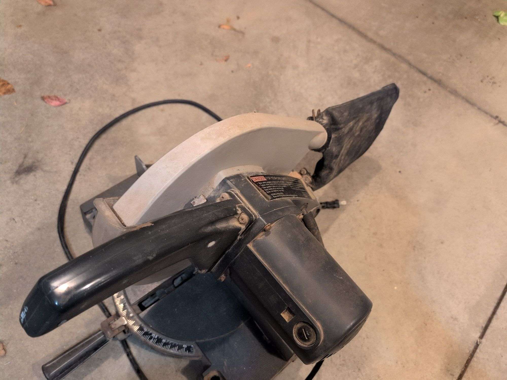 Sears/Craftsman 10" compound miter saw - works