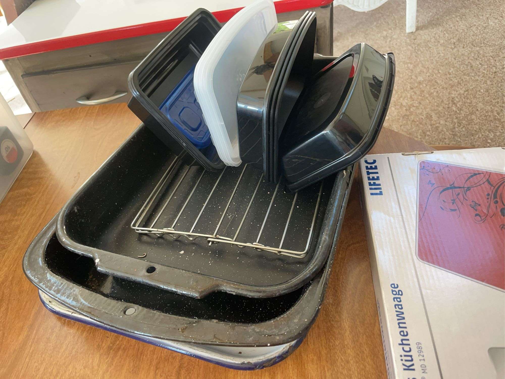 Cuisinart food processor, food scale, grater, trays & food storage container