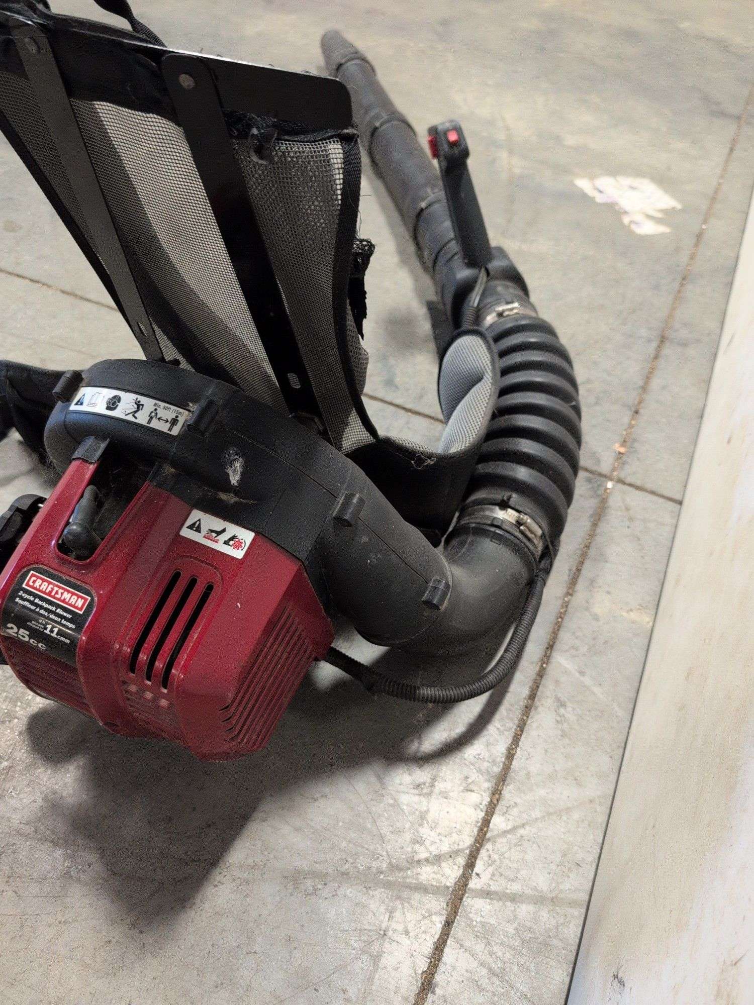 Craftsman 2-cycle 25cc backpack blower - works - shoulder strap ripped