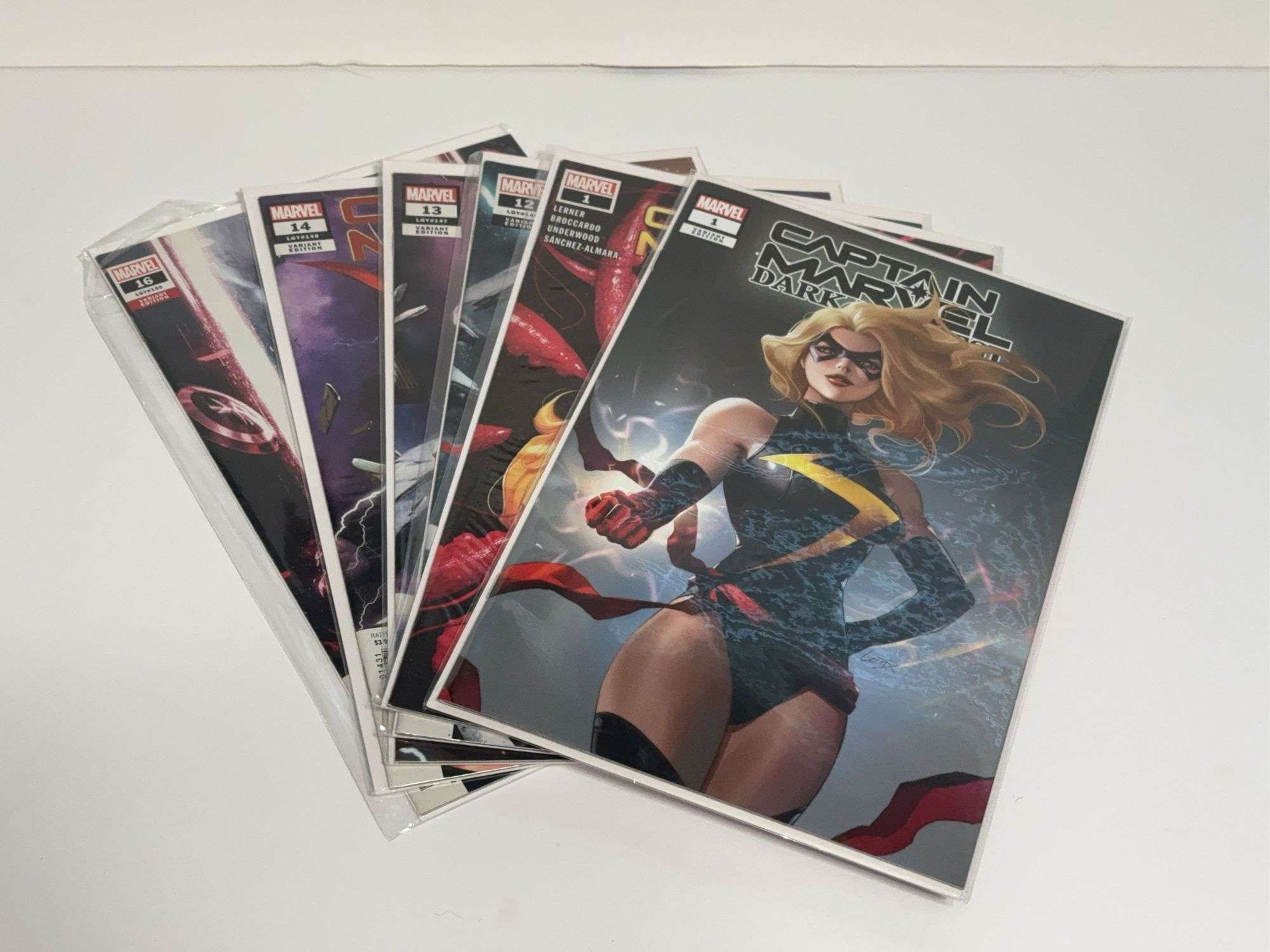 (6) Captain Marvel Comics (5 Are Variant Editions)