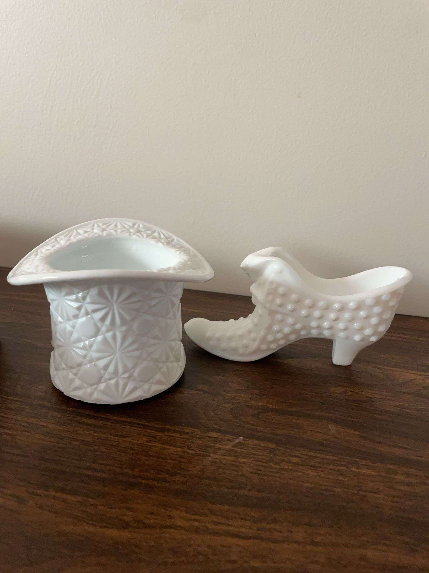 (6) hobnail milk glassware