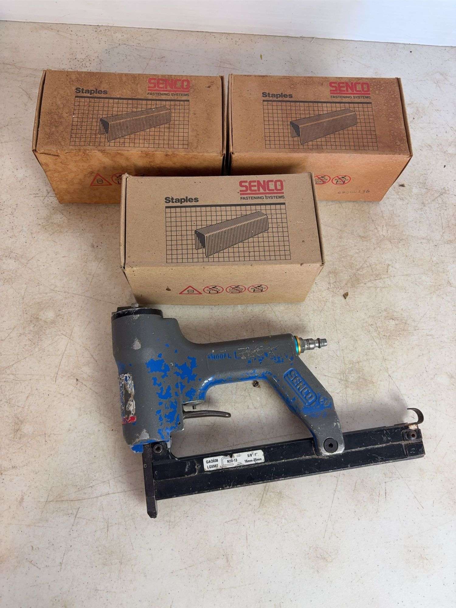 Senco staple gun and staples