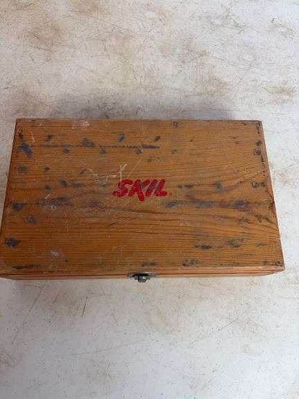 Craftsman jig saw, Black and Decker router, router bits, and trim router