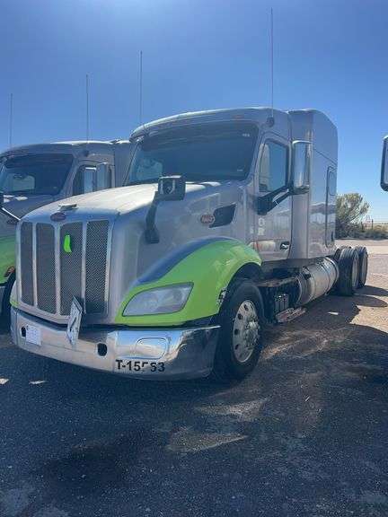 2016 Peterbilt 579 Showing 525,136 mi. 18,439 hrs- runs