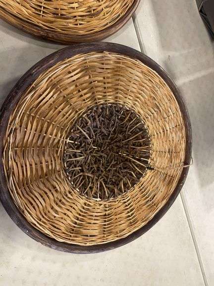 (2) decorative wicker pieces and metal leaves