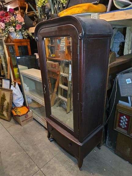 EARLY WARD ROPE 72" TALL, 31" WIDE 19" DEEP