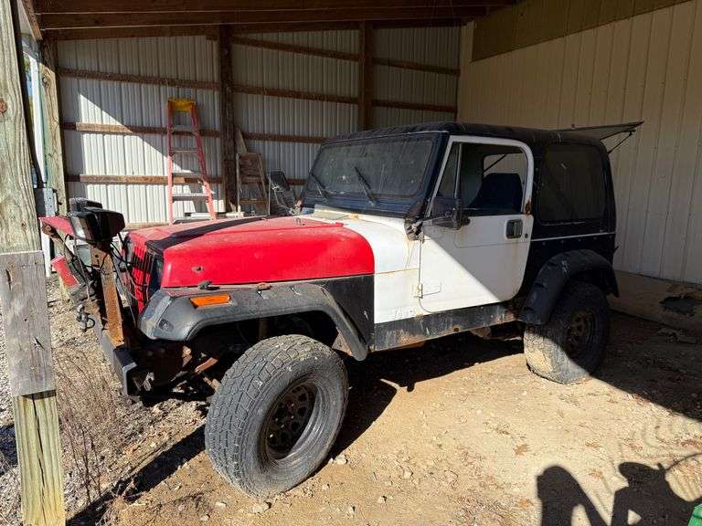 1989 Jeep Wrangler Runs and drives Setup with snow blade
