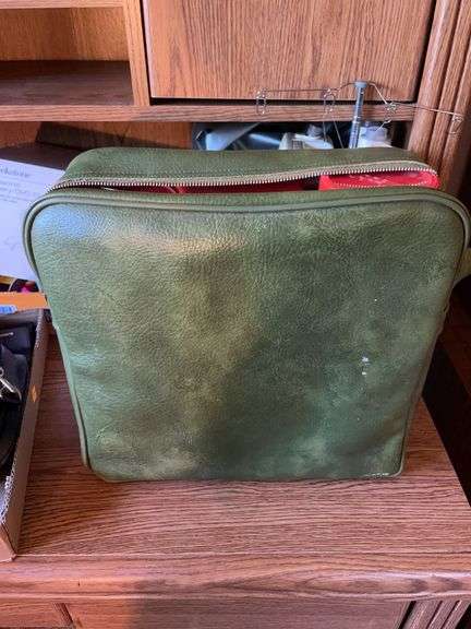 (2) Aladdin thermoses