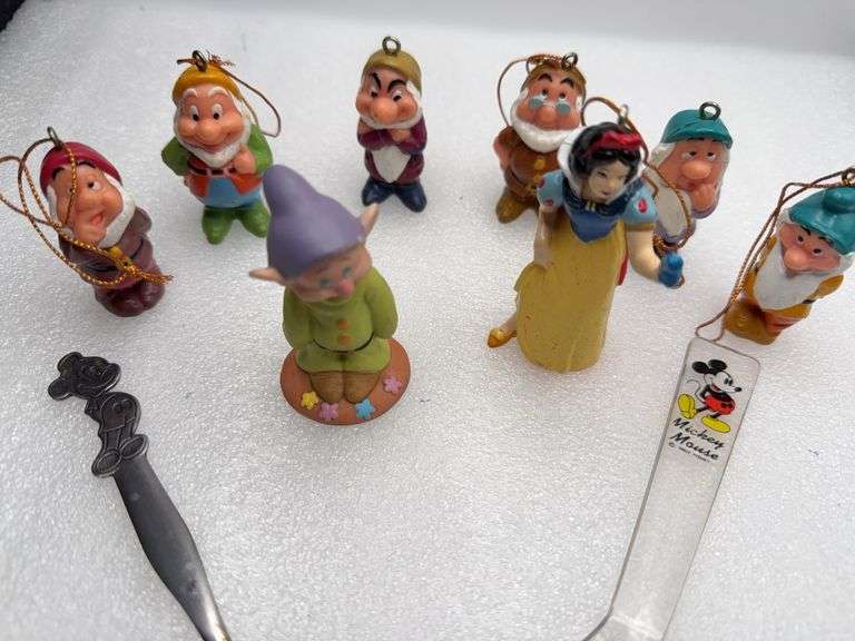 Disney Snow White & Dwarfs With Tableware