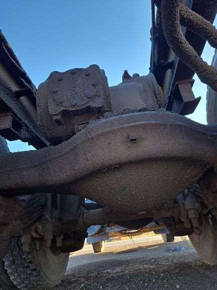 2007 Mack CHN613 miles & hrs unknown- runs