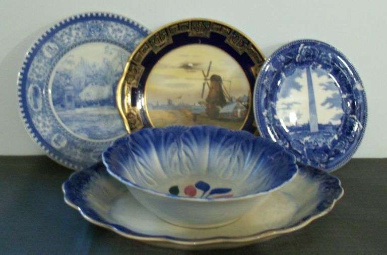 5 BLUE BOWL AND PLATES