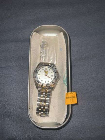 WV LogoArt Quartz Men’s Wristwatch in Case