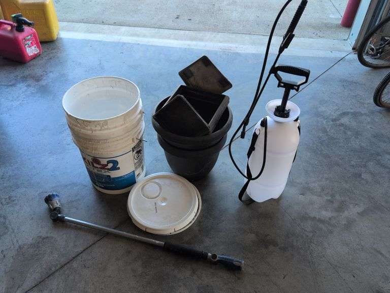 (2) 5 gallon buckets with lids, flower pots, sprayer, and hose nozzle