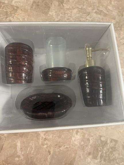 BillBlass 5 Piece Bathroom Decor