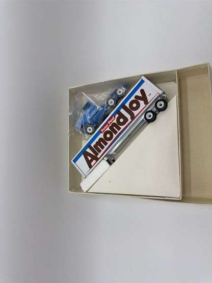 Winross Peter Paul Almond Joy/Mounds Transport (1991 Hershey’s)